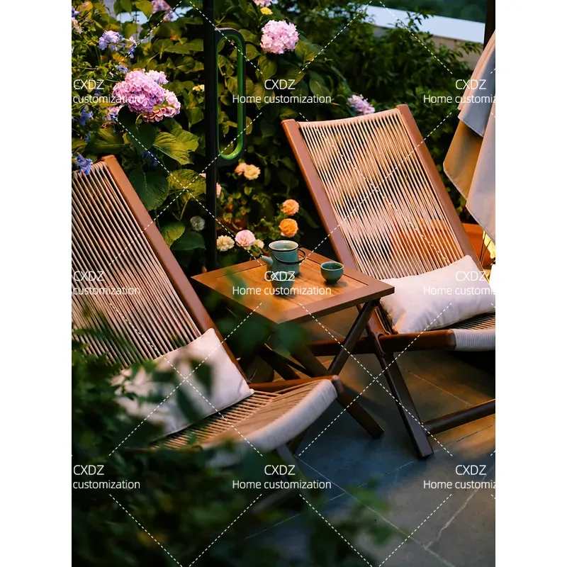 籐製のリクライニングチェアと小さなテーブルがセットになった、 - Outdoor Furniture Recliner Set のレビューと価格