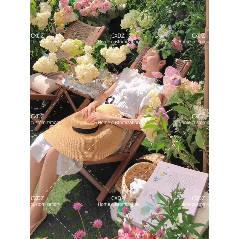 籐製のリクライニングチェアと小さなテーブルがセットになった、 - Outdoor Furniture Recliner Set のレビューと価格